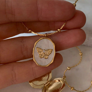 Retro Personality Photo Box Pendant Necklace Openable DIY Pendant Hollow Design Transparent Box 18K Gold Color Retention