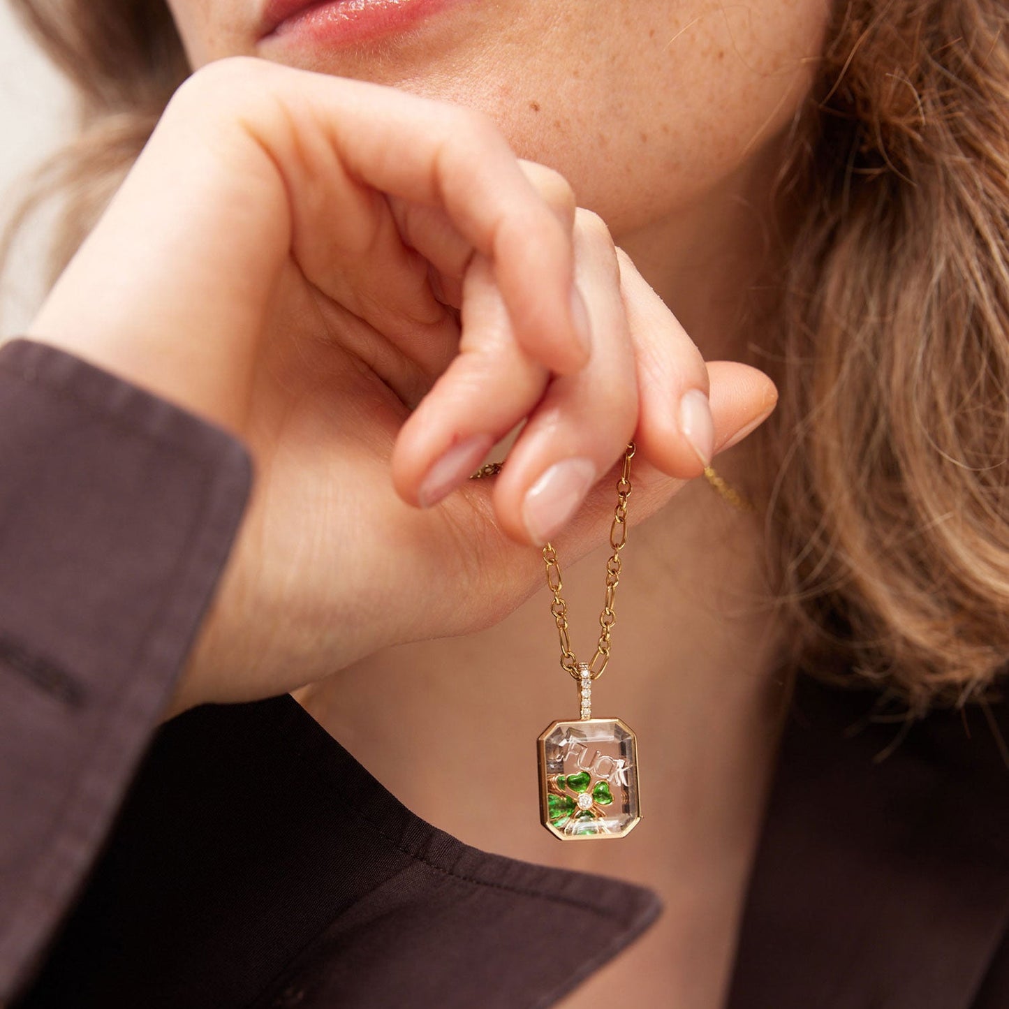 Retro Personality Photo Box Pendant Necklace Openable DIY Pendant Hollow Design Transparent Box 18K Gold Color Retention