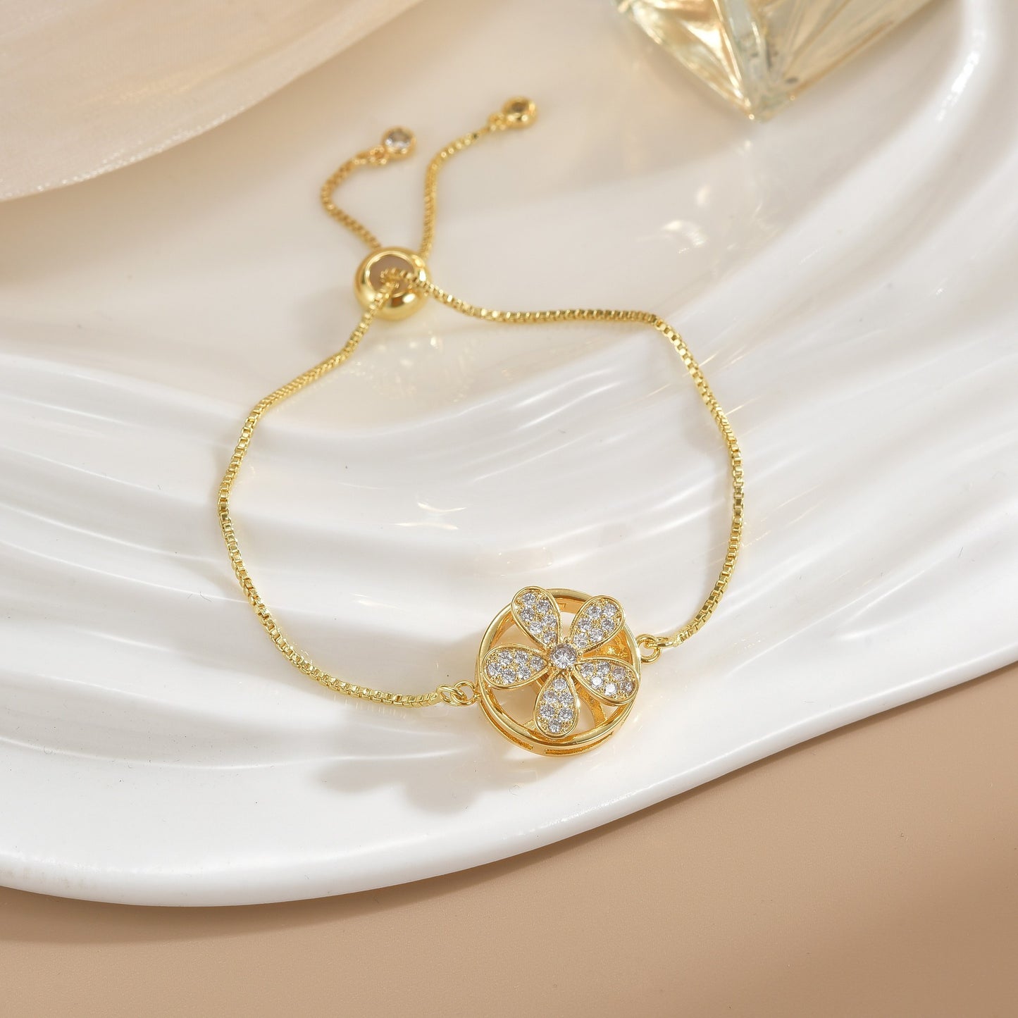 Rotatable Flower Color-Retaining Pure Copper Gold-Plated Bracelet with a Sense of Design and High-End Feel, Non-Fading Jewelry