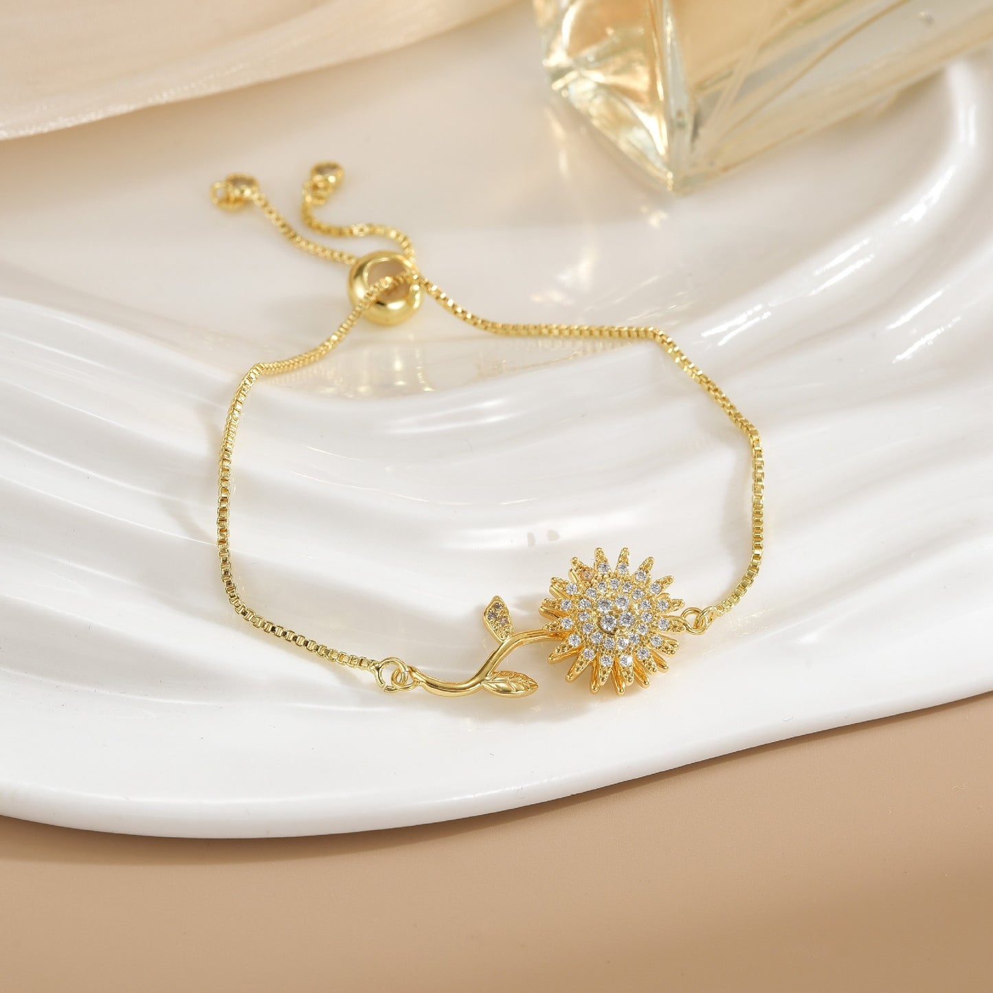 Rotatable Flower Color-Retaining Pure Copper Gold-Plated Bracelet with a Sense of Design and High-End Feel, Non-Fading Jewelry