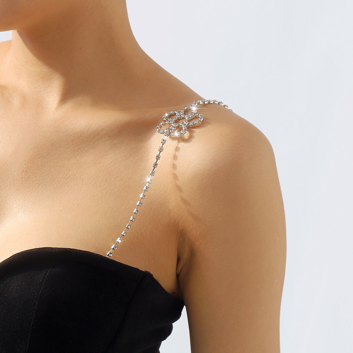 Geometric Shoulder Chain Claw Chain Sexy Butterfly Heart Flower Body Chain Elegant Simple Creative Shoulder Strap