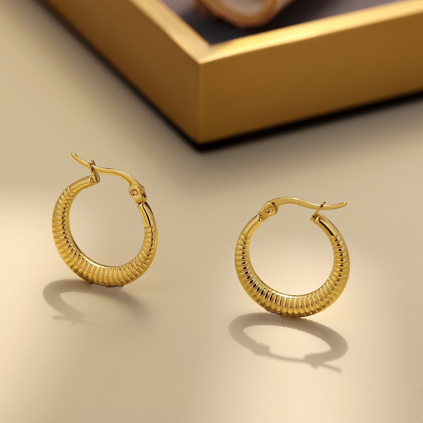 Hot Selling Stainless Steel Geometric Solid Smooth Earrings Fashion Simple High-end Gold Ear Buckle Ear Jewelry