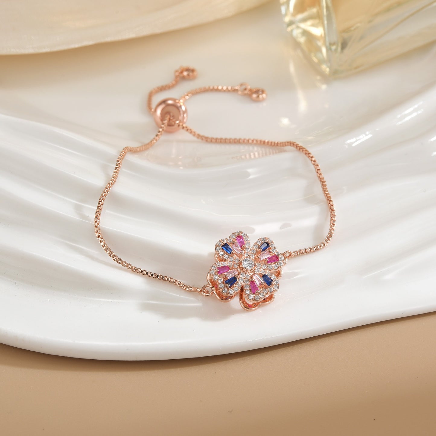 Rotatable Flower Color-Retaining Pure Copper Gold-Plated Bracelet with a Sense of Design and High-End Feel, Non-Fading Jewelry