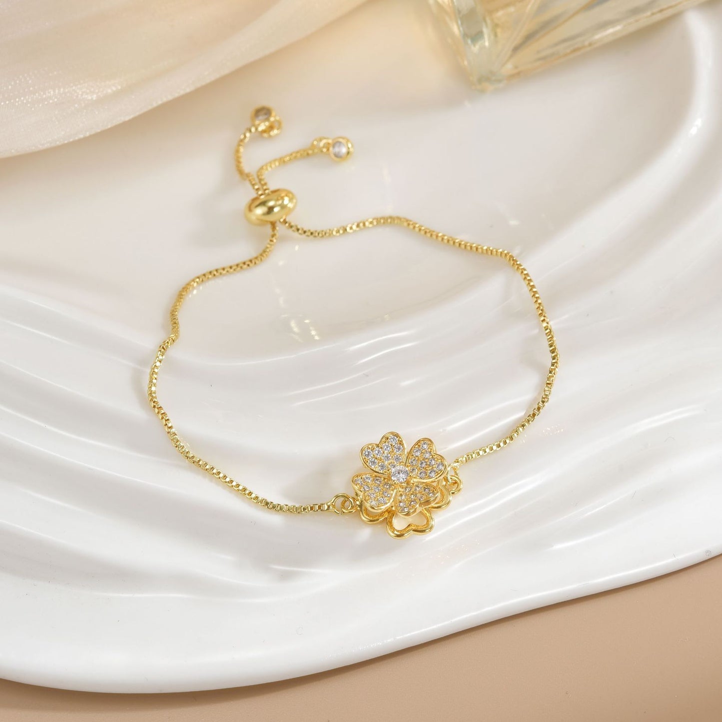 Rotatable Flower Color-Retaining Pure Copper Gold-Plated Bracelet with a Sense of Design and High-End Feel, Non-Fading Jewelry