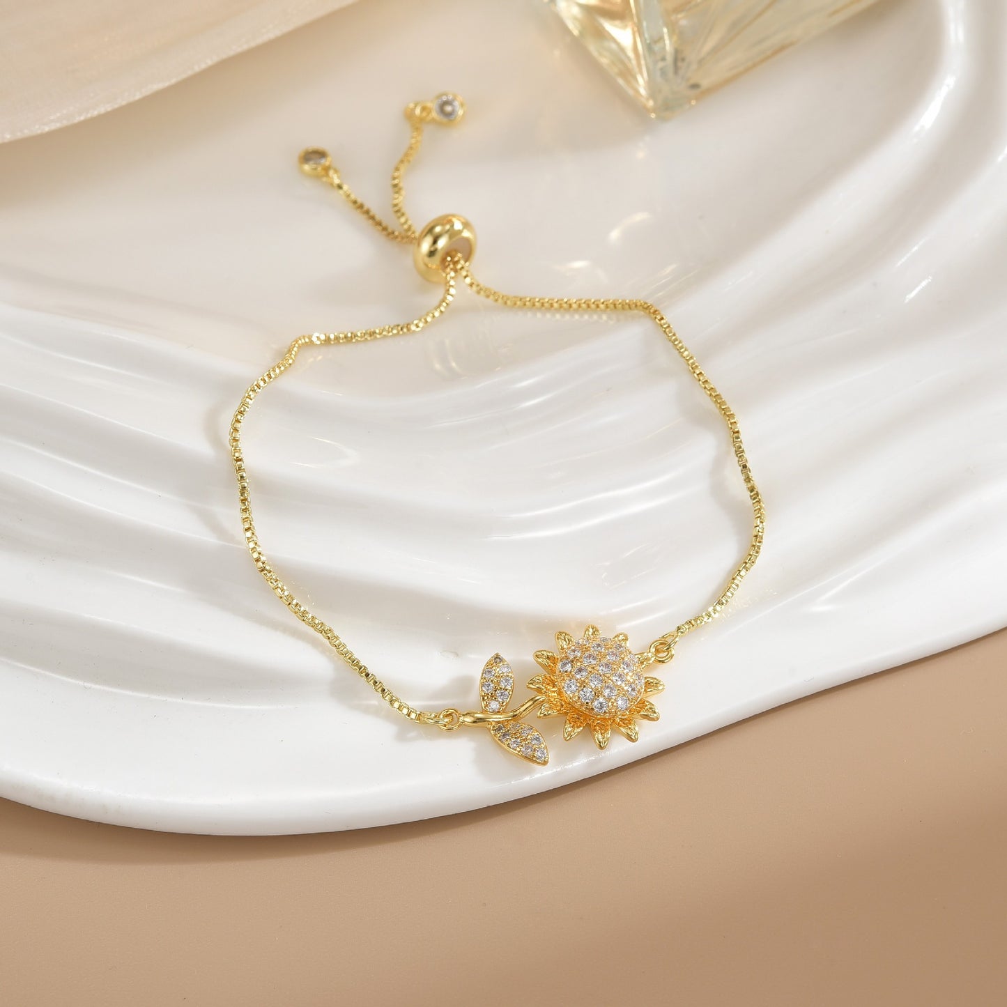 Rotatable Flower Color-Retaining Pure Copper Gold-Plated Bracelet with a Sense of Design and High-End Feel, Non-Fading Jewelry