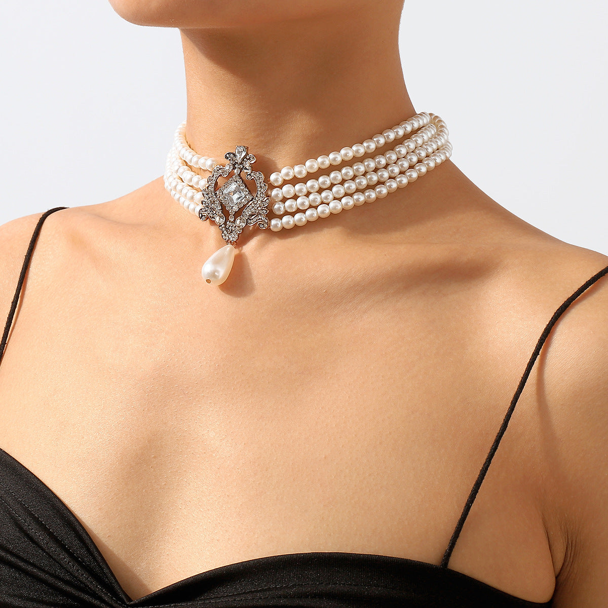 French Retro Pearl Necklace Light Luxury Retro Multi-layer Palace Style Choker Unique Exaggerated Necklace