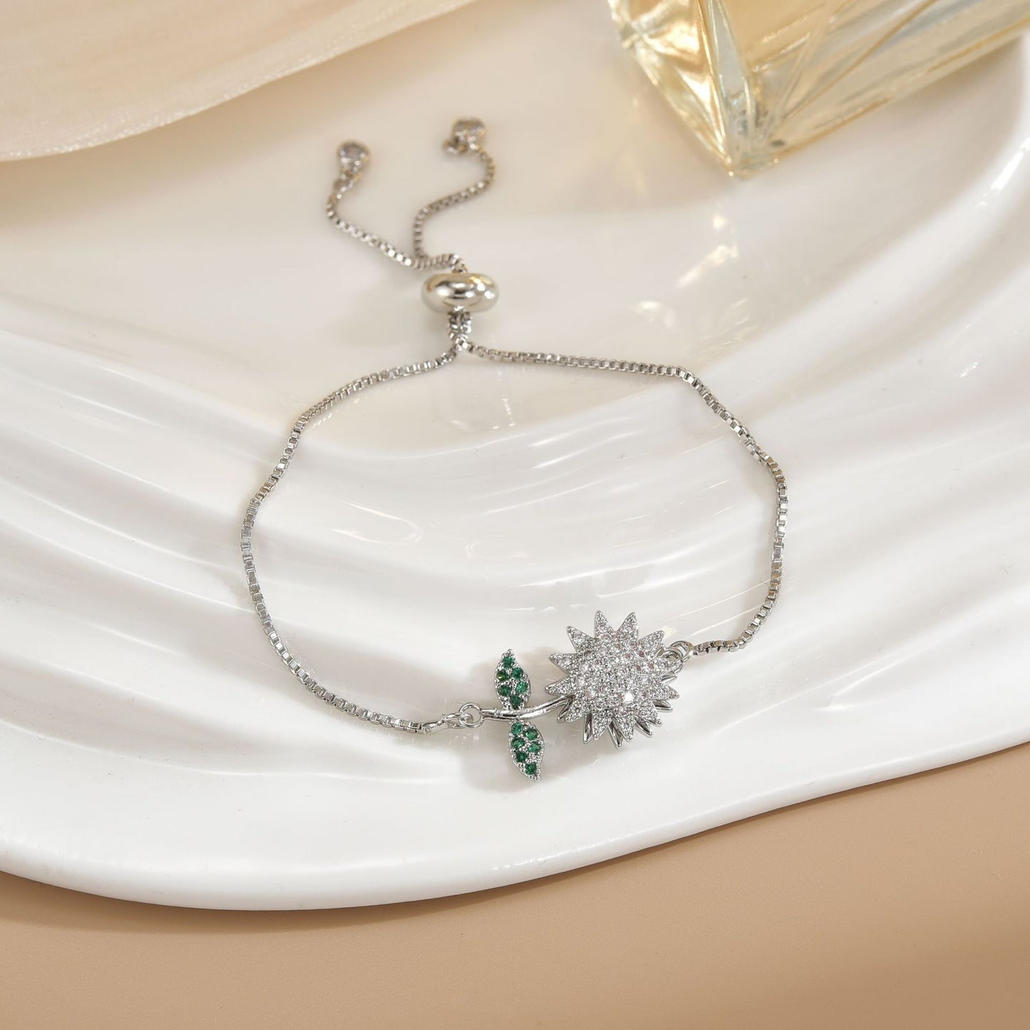 Rotatable Flower Color-Retaining Pure Copper Gold-Plated Bracelet with a Sense of Design and High-End Feel, Non-Fading Jewelry