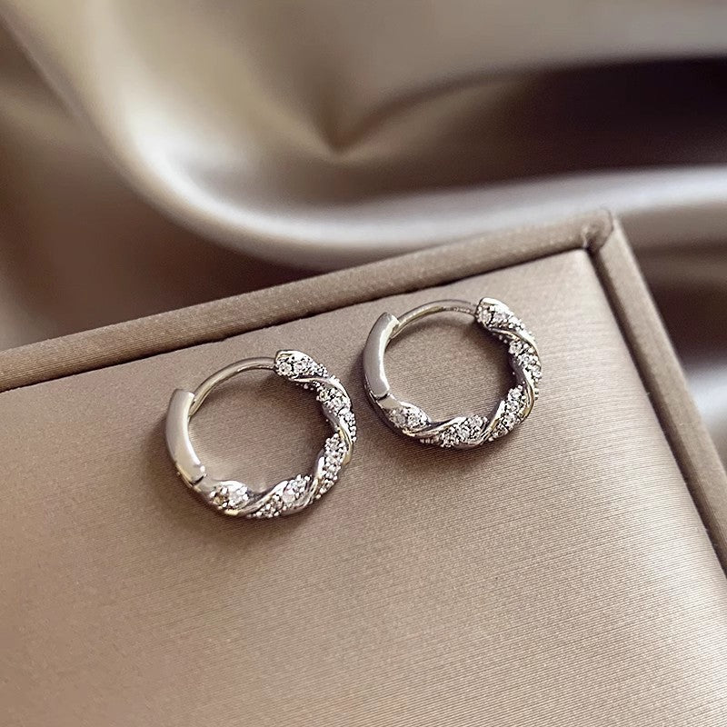 Simple Heart Circle Earrings Fashion Versatile Geometric Ear Clips Ear Studs Light Luxury High-end Feel Earrings for Women