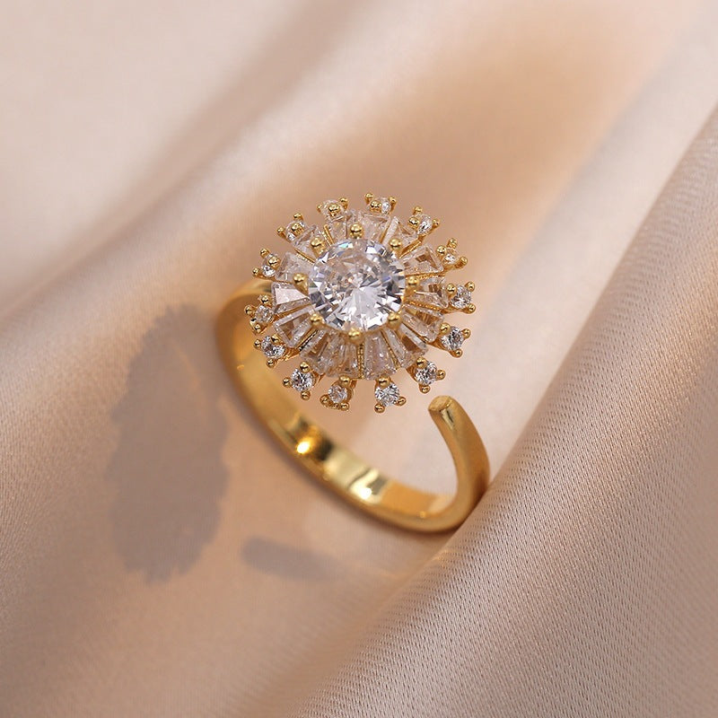 Rotating Ring for Women with Micro Paved Zircon, Elegant and Minimalist Style, Versatile Full Diamond Round Clover Ring Jewelry