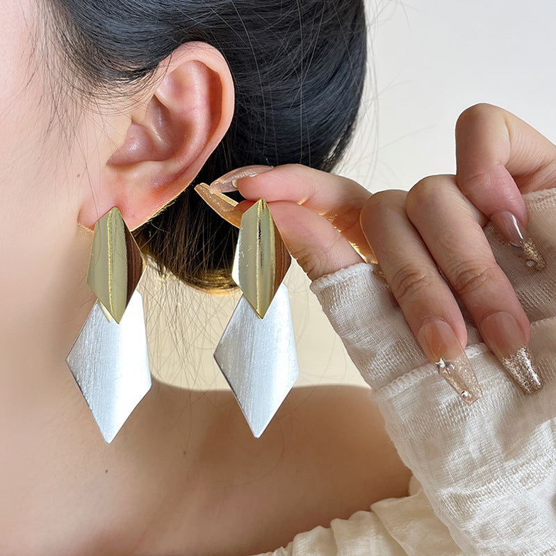 Trendy Color-Block Brushed Silver Rhombus Earrings Personality 925 Silver Needle Women's Stud Earrings 2025 New High-End Fashion