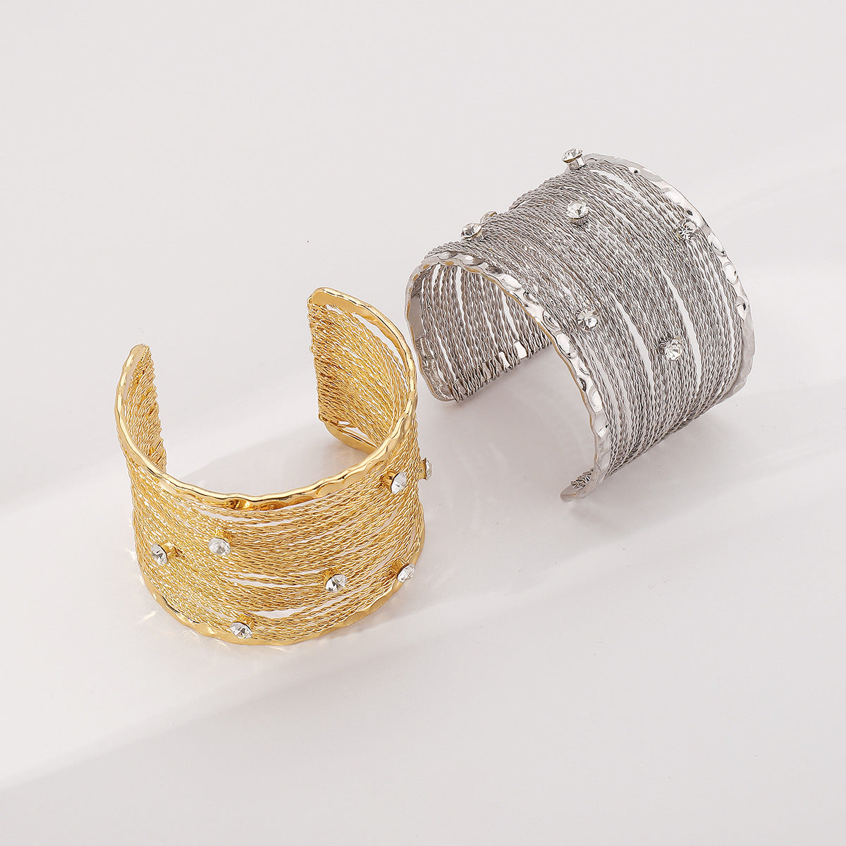 Vintage High-End Bracelet Sweet Cool Punk Style Wide Metal Brushed Line Open Bangle for Women