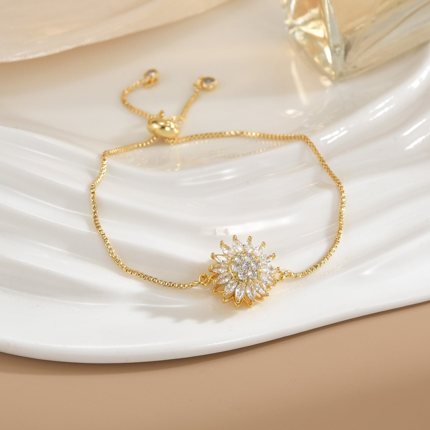 Rotatable Flower Color-Retaining Pure Copper Gold-Plated Bracelet with a Sense of Design and High-End Feel, Non-Fading Jewelry