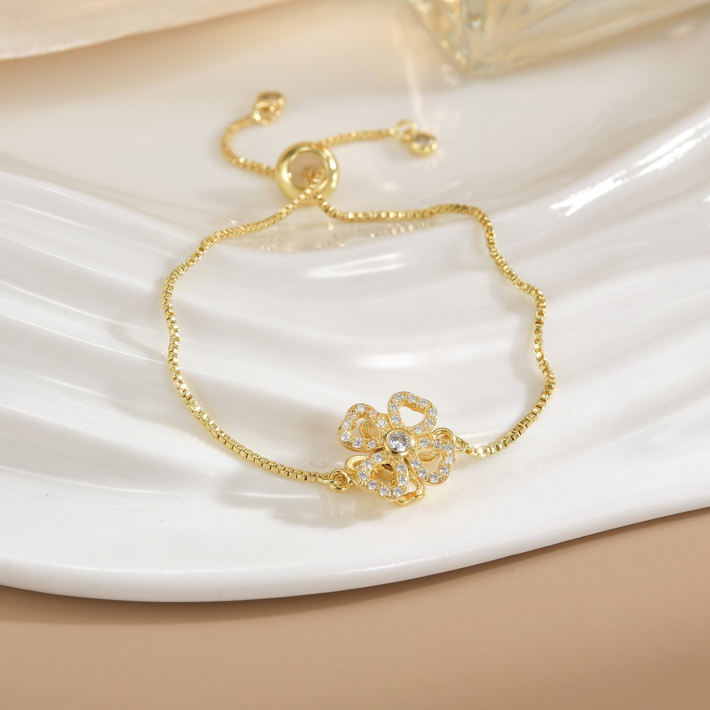 Rotatable Flower Color-Retaining Pure Copper Gold-Plated Bracelet with a Sense of Design and High-End Feel, Non-Fading Jewelry