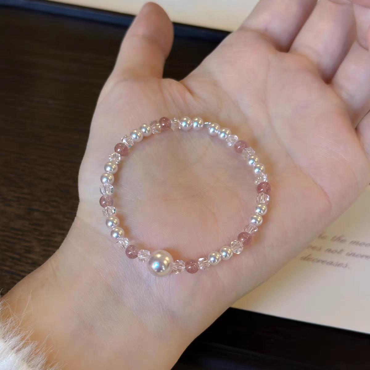 2025 New Beaded Agate Bracelet for Women, Niche Fashion, Exquisite Light Luxury, Versatile High-end Pearl Agate Bracelet