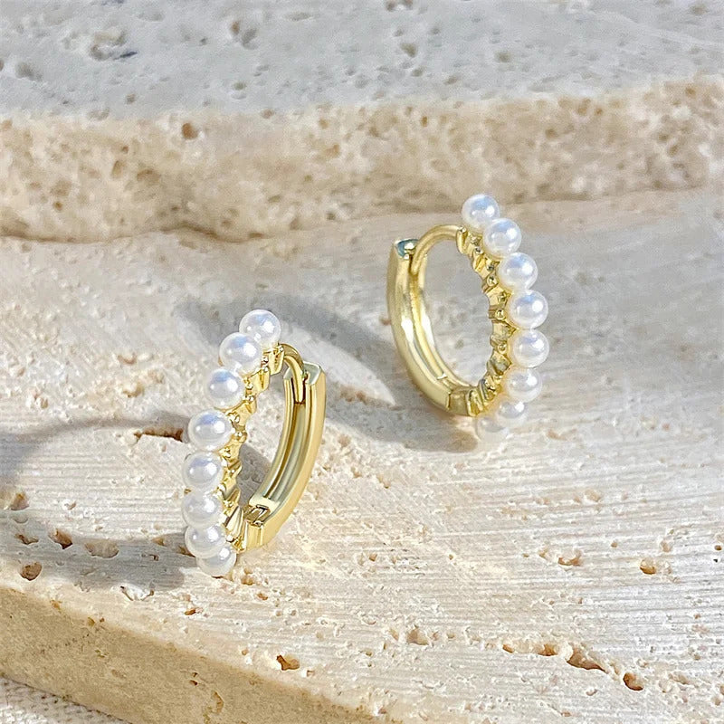 2023 New Cute Pearl Round Hoop Earrings for Women Gold Color Eardrop Minimalist Tiny Huggies Hoops Wedding Fashion Jewelry