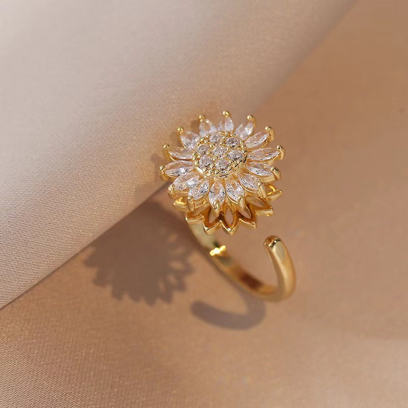 Rotating Ring for Women with Micro Paved Zircon, Elegant and Minimalist Style, Versatile Full Diamond Round Clover Ring Jewelry