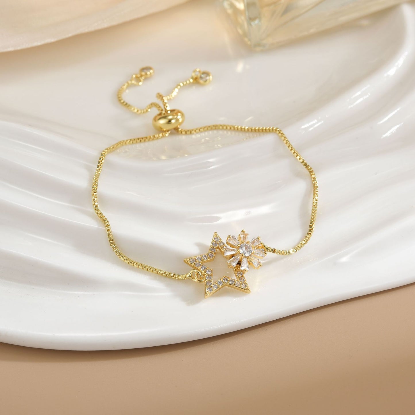 Rotatable Flower Color-Retaining Pure Copper Gold-Plated Bracelet with a Sense of Design and High-End Feel, Non-Fading Jewelry