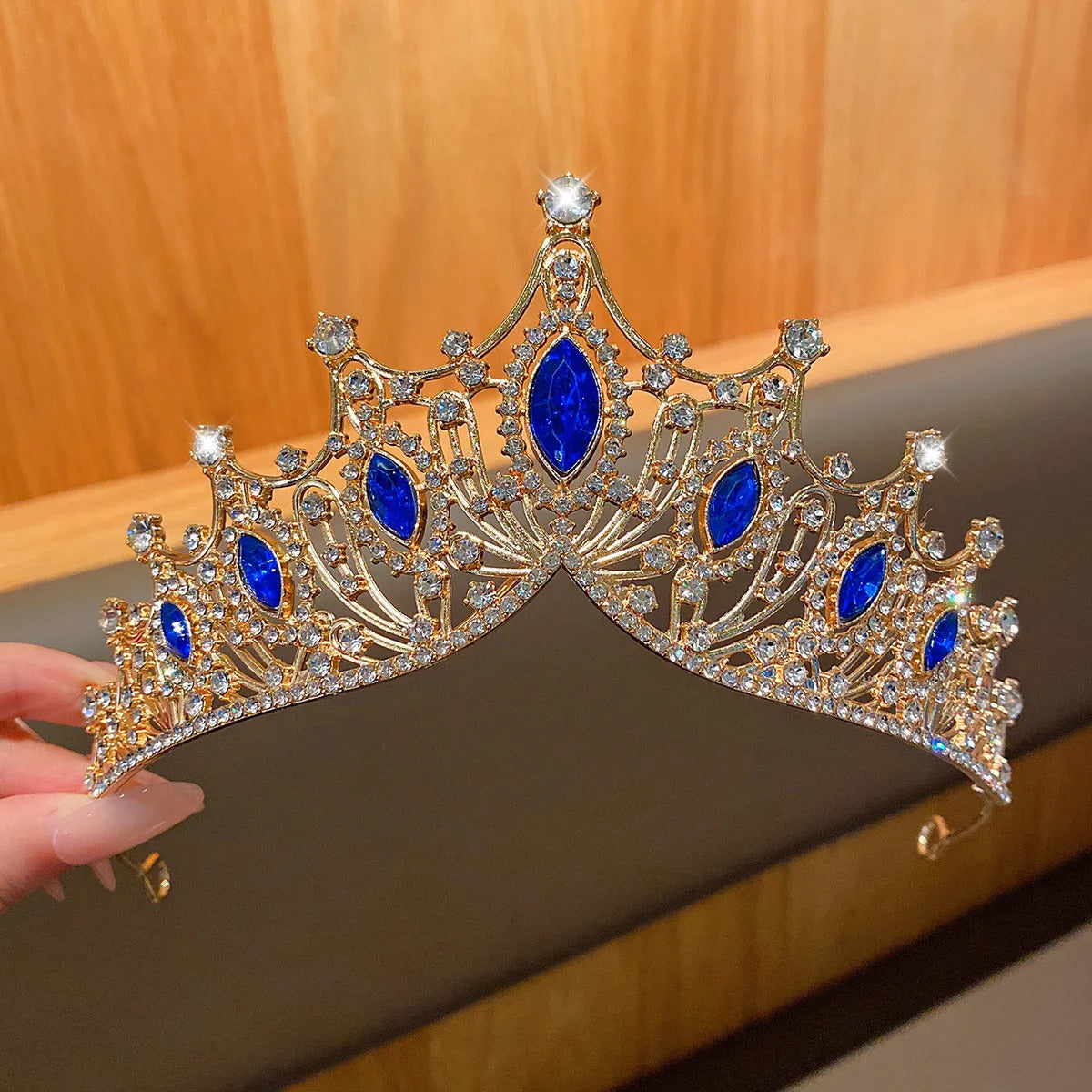 1 large crown fashionable temperament crown headband sweet wind hair accessory suitable for performances and birthdays