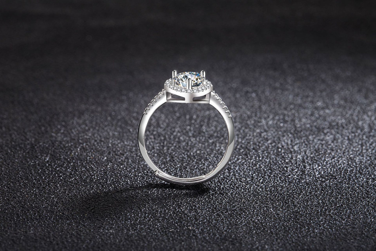 Zircon Ring Sweet Beauty Heart-shaped Hollow Ring 1 karat Moissanite Love Ring