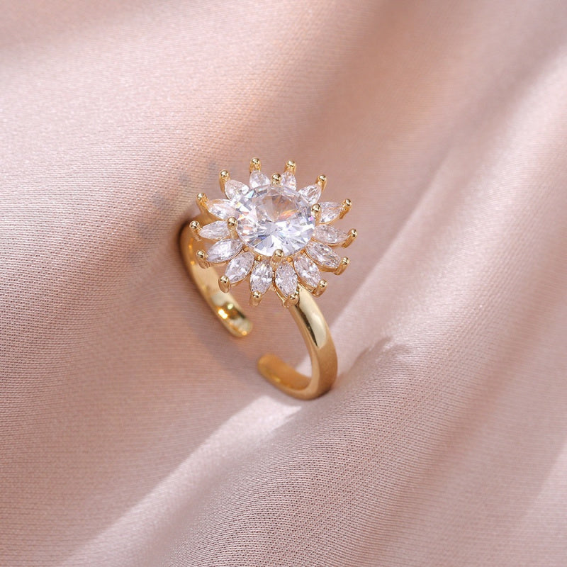 Rotating Ring for Women with Micro Paved Zircon, Elegant and Minimalist Style, Versatile Full Diamond Round Clover Ring Jewelry