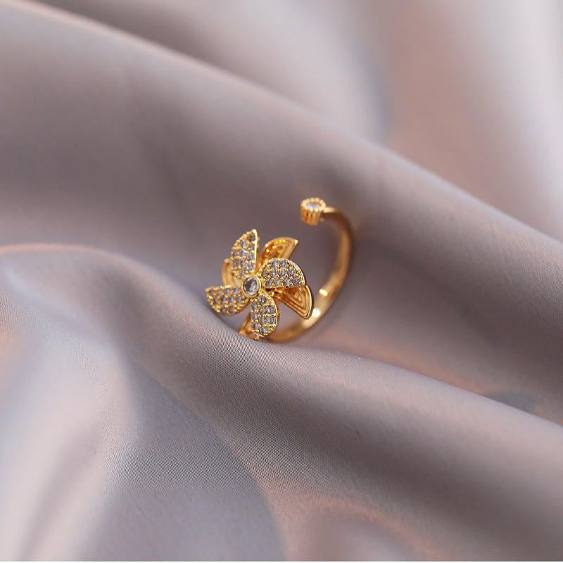 Rotating Ring for Women with Micro Paved Zircon, Elegant and Minimalist Style, Versatile Full Diamond Round Clover Ring Jewelry