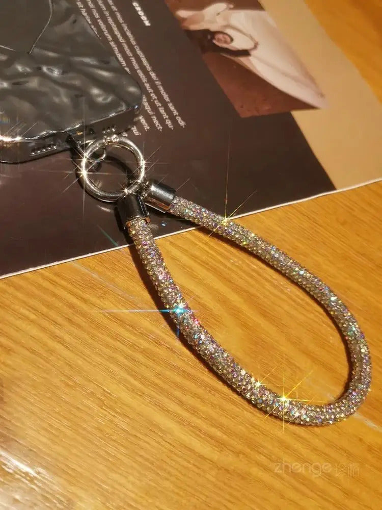 1pc Short Full Diamond Mobile Phone Lanyard Women's Small Fragrant Wind Short Wrist Case Universal Anyard Metal Clip Lanyard