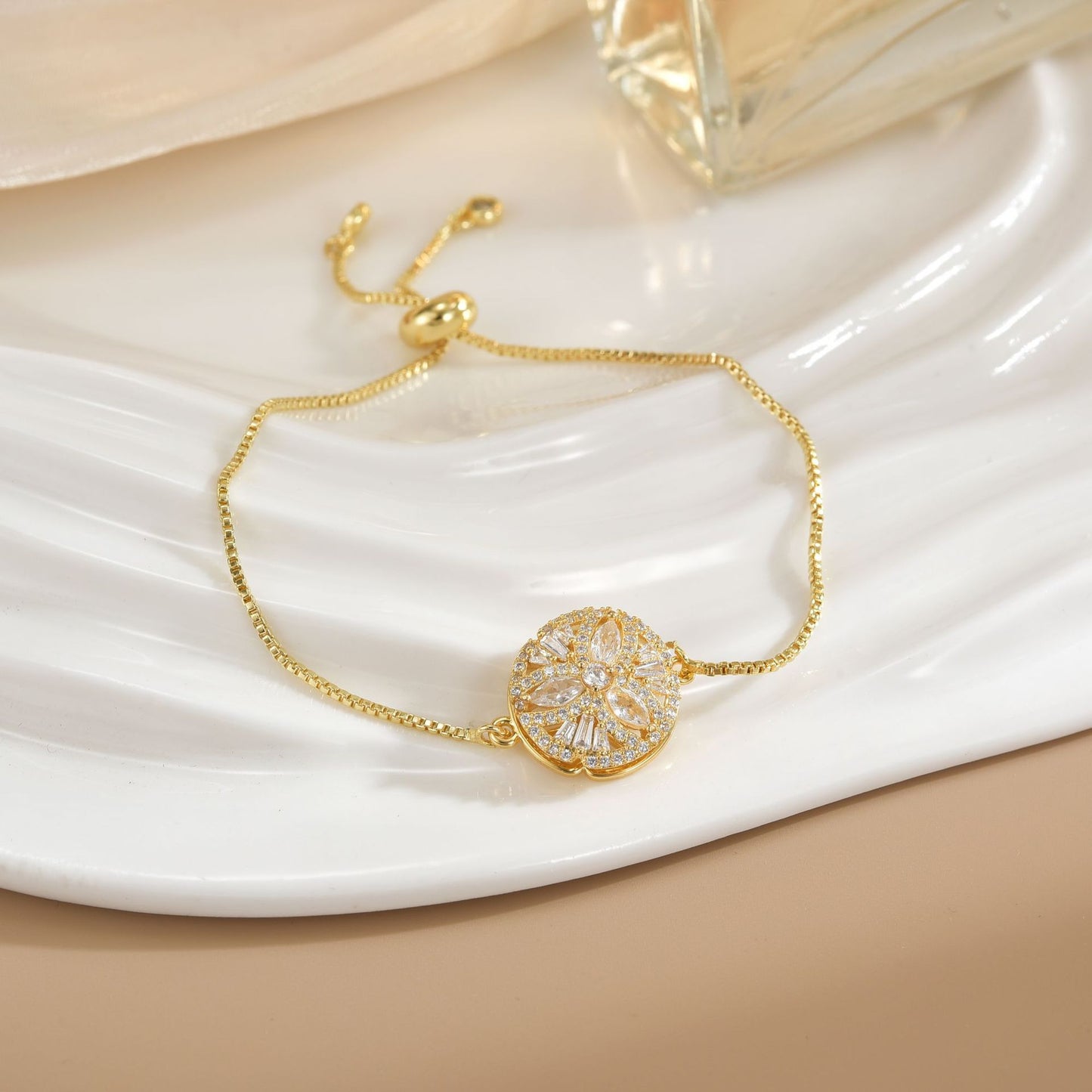 Rotatable Flower Color-Retaining Pure Copper Gold-Plated Bracelet with a Sense of Design and High-End Feel, Non-Fading Jewelry