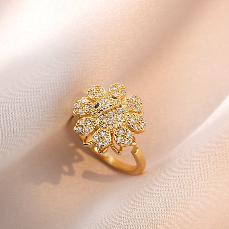 Rotating Ring for Women with Micro Paved Zircon, Elegant and Minimalist Style, Versatile Full Diamond Round Clover Ring Jewelry