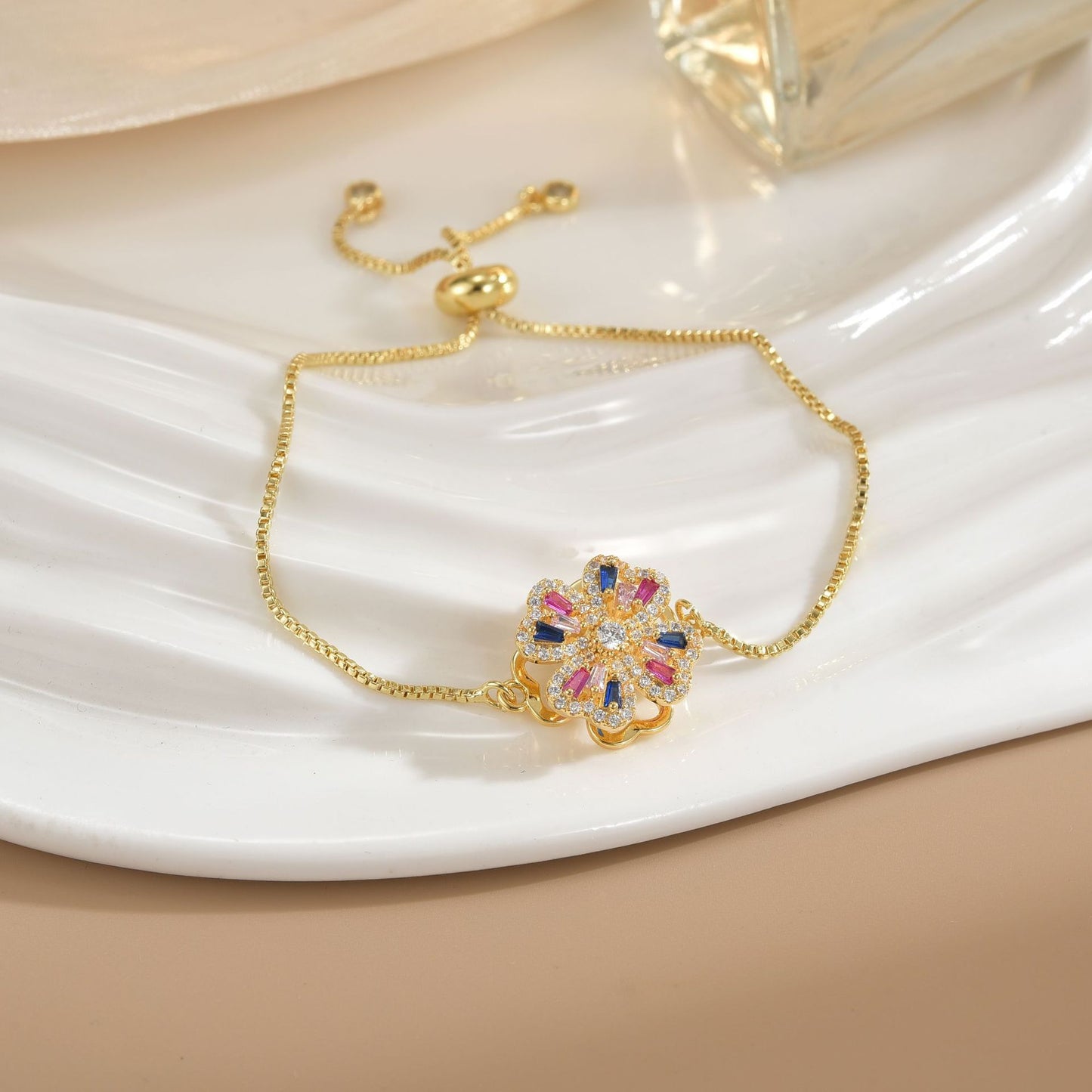 Rotatable Flower Color-Retaining Pure Copper Gold-Plated Bracelet with a Sense of Design and High-End Feel, Non-Fading Jewelry