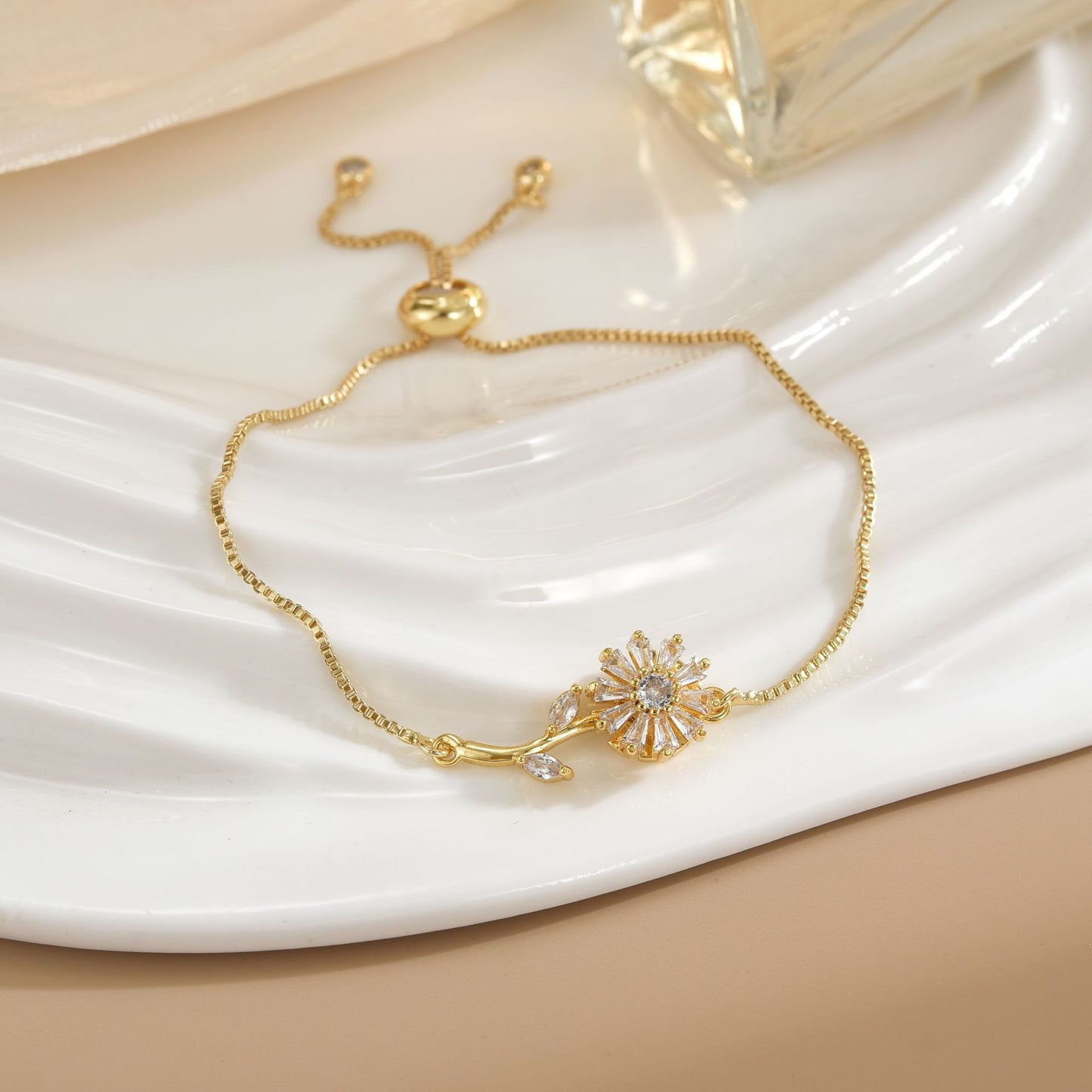 Rotatable Flower Color-Retaining Pure Copper Gold-Plated Bracelet with a Sense of Design and High-End Feel, Non-Fading Jewelry
