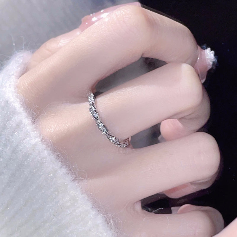 Twisted Love River Fragment Diamond Ring for Women, Niche High-End Light Luxury Ins Style Sparkling Plain Ring, Braided Open Jewelry