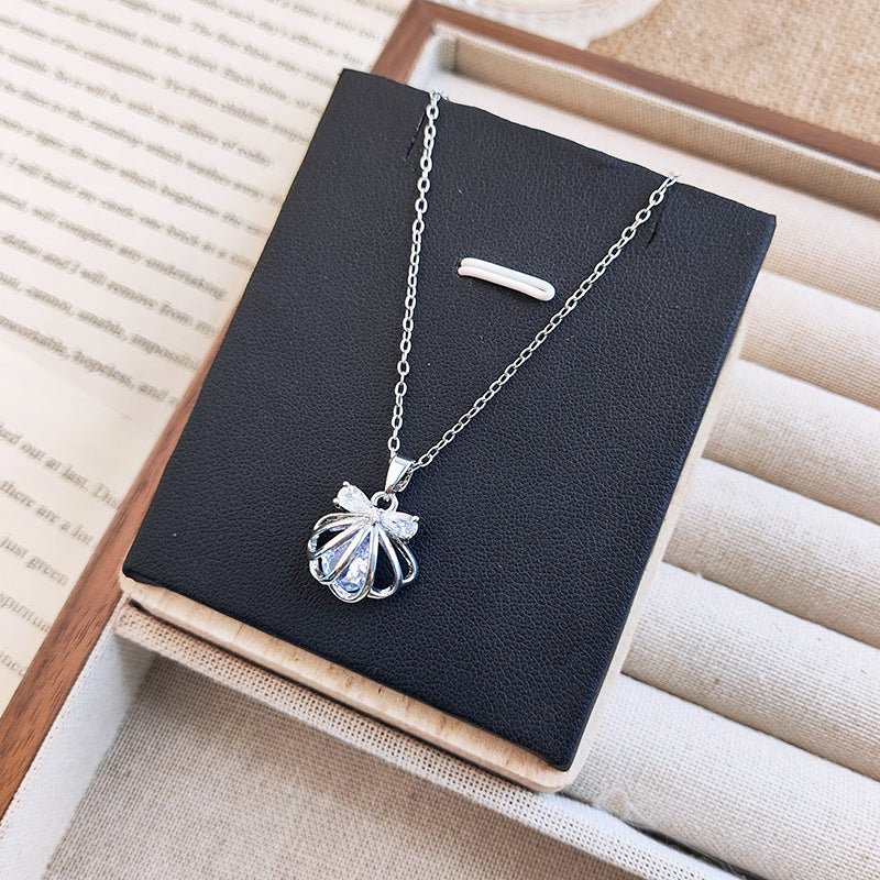 Elegant Inlaid Zircon Exquisite Titanium Steel Necklace for Women Fashionable Versatile Internet Celebrity Collarbone Chain Niche Light Luxury Jewelry