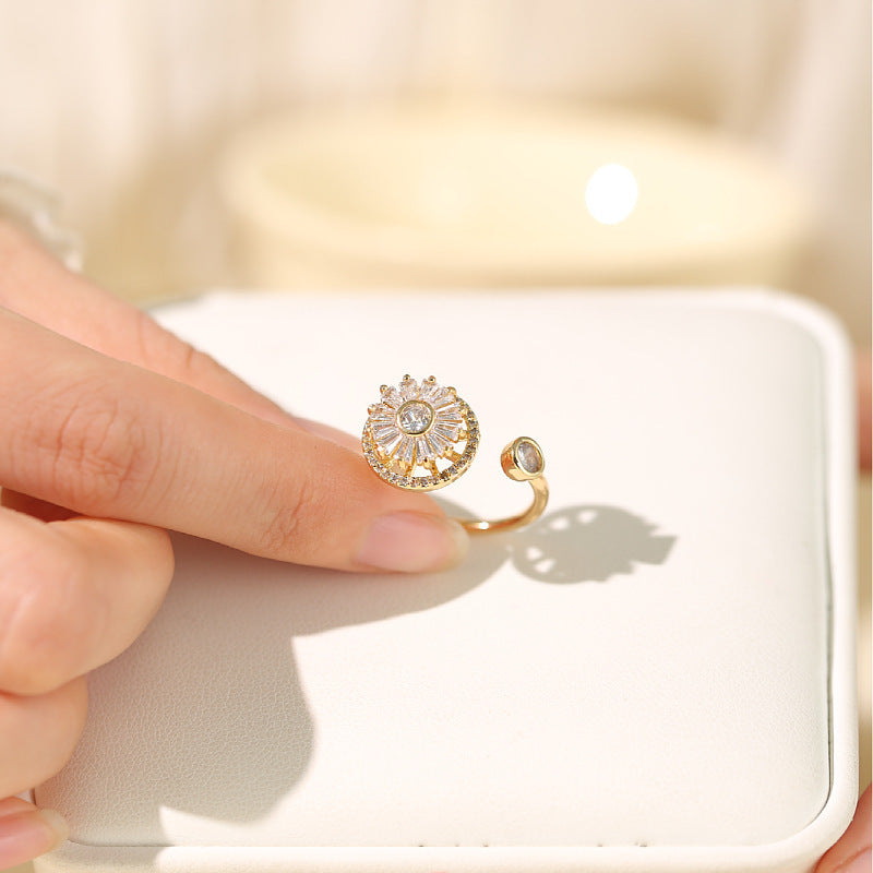 Ring for Women Micro Paved Rotating Zircon Temperament Cold Style Fashion Full Diamond Round Geometric Versatile Fashion Ring Jewelry