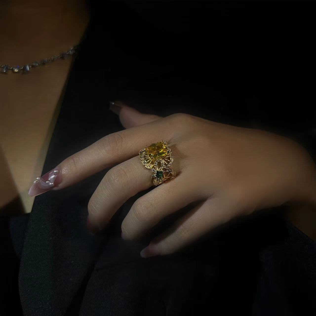 Vintage European and American Hot-Selling Retro Hollow Ring High-End Vintage Custom Temperament Versatile Gemstone Ring