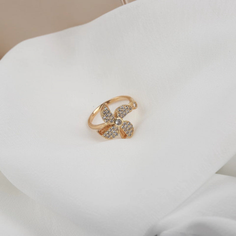 Ring for Women Micro Paved Rotating Zircon Temperament Cold Style Fashion Full Diamond Round Geometric Versatile Fashion Ring Jewelry