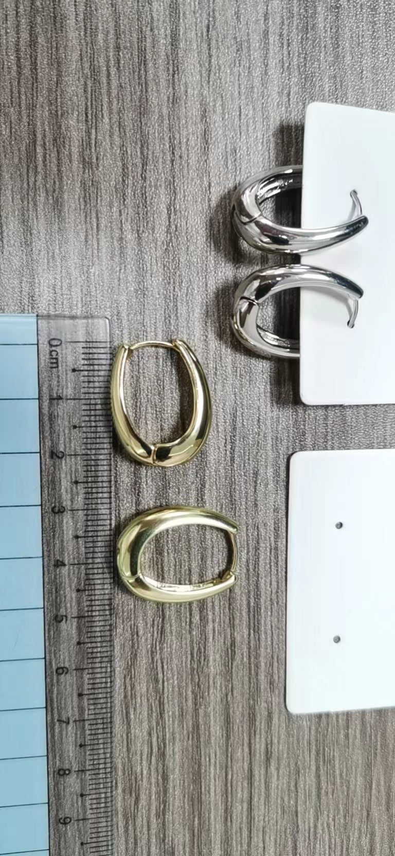 New Style Elegant Smooth Metal U-Shaped Earrings Geometric Oval Hoop Vintage Feel Women's Earrings Accessories