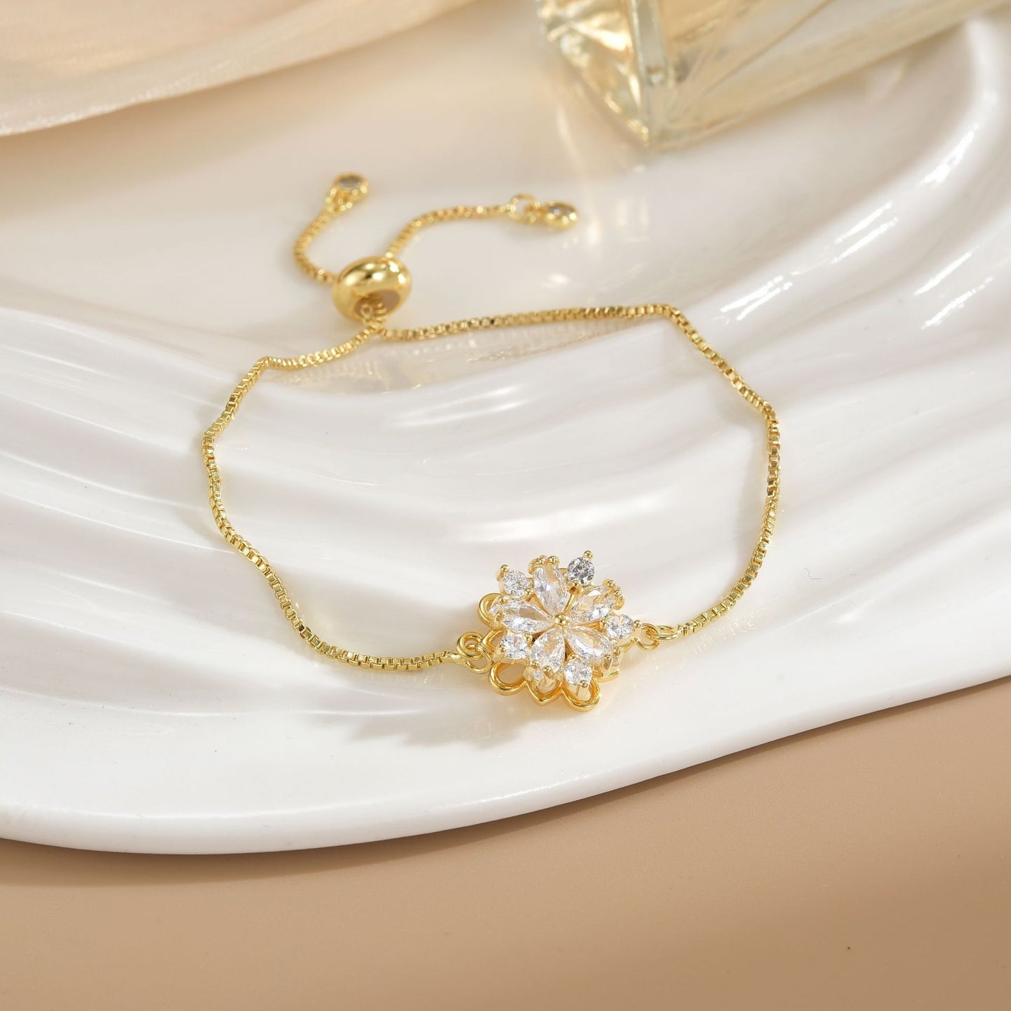 Rotatable Flower Color-Retaining Pure Copper Gold-Plated Bracelet with a Sense of Design and High-End Feel, Non-Fading Jewelry