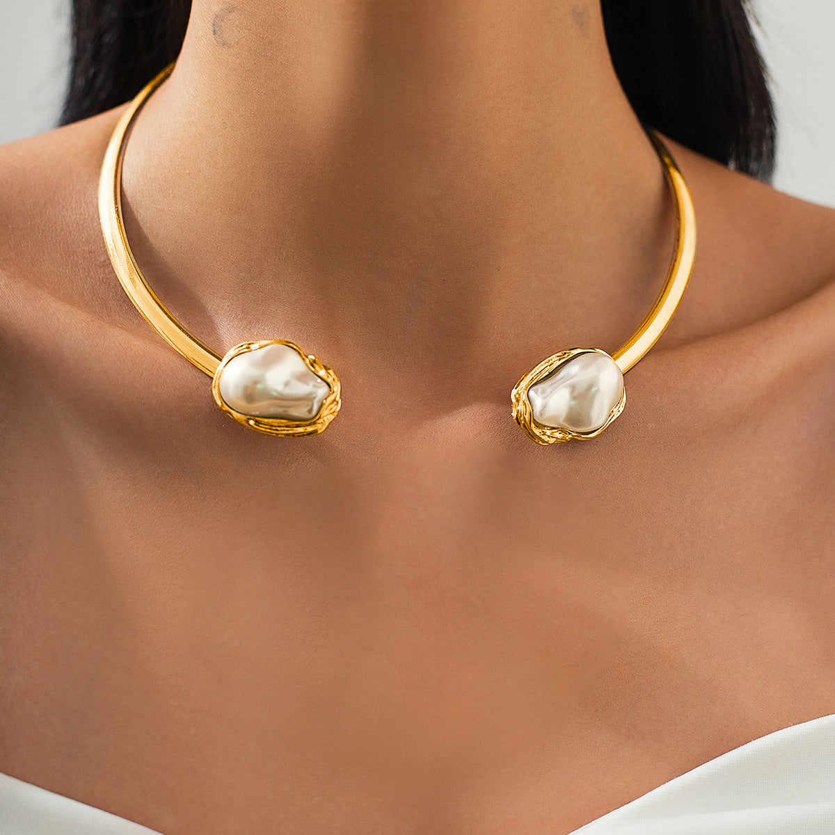 European and American Cross-Border Jewelry French Baroque Irregular Pearl Necklace Vintage Niche Alloy Clavicle Chain Set
