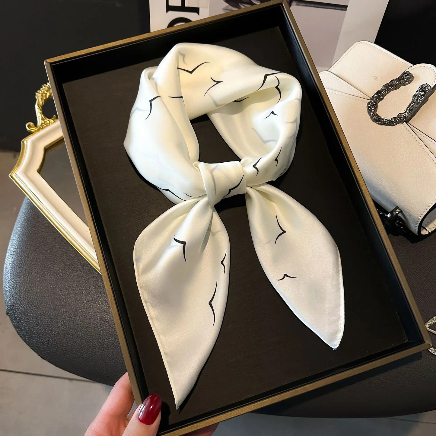 Luxury Women's Soft Satin Hair Scarves Fashion Square Printed Headscarf 70cm Professional Accessories Designer Scarf Headband