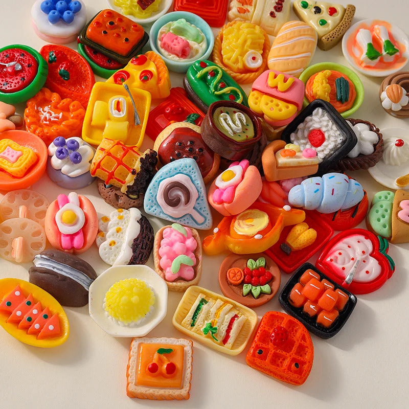 Leslie Random Mix 10pcs Cute New Miniature Dollhouse Simulated Food Snacks Mini Bread Cake for Girls BJD Doll Kitchen Toys