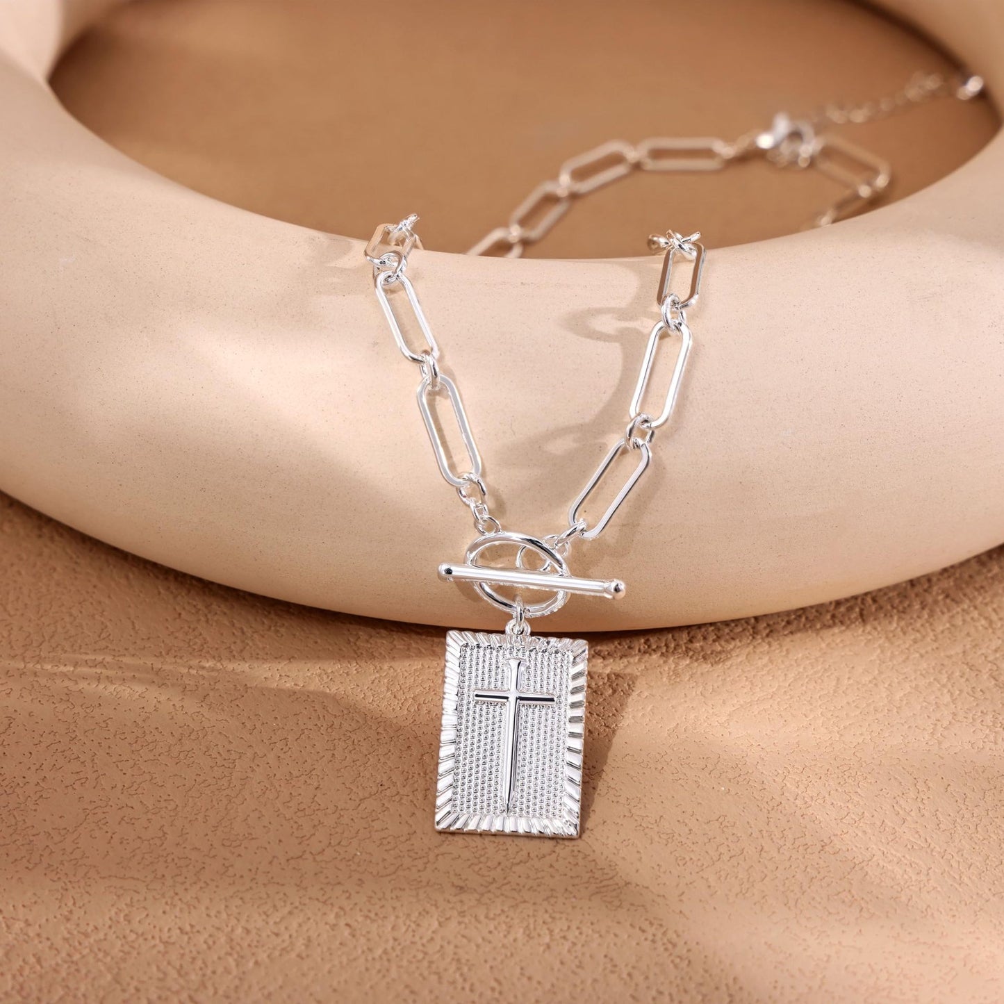 Amazon TK Hot-Selling OT Buckle Square Cross Necklace for Women Copper Plated 14K Gold Paperclip Necklace Yiwu In Stock