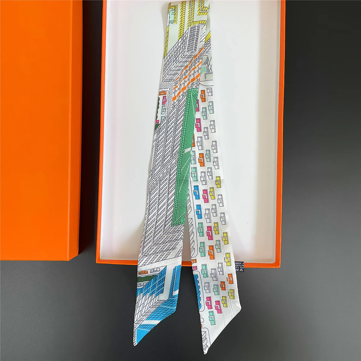 Brand Design Twill 100% Silk Scarf Luxury Fashion Scarf Women Foulard Skinny Bag Scarves New Hot Neckerchief Hair Headband