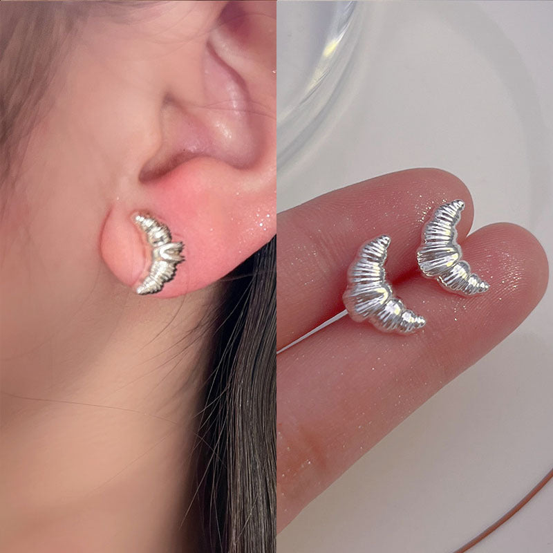 925 Silver Needle Love Butterfly Gravel Fashionable and Versatile Earrings Niche Unique Design Pearl Flower Earrings Earrings