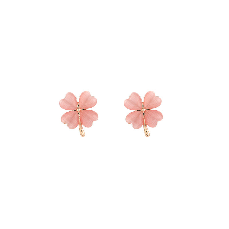 Heart Clover Mosquito Coil Clip-On Earrings Without Piercing Cat's Eye Stone Earrings for Women Sweet Studs Light Luxury Elegant Earrings