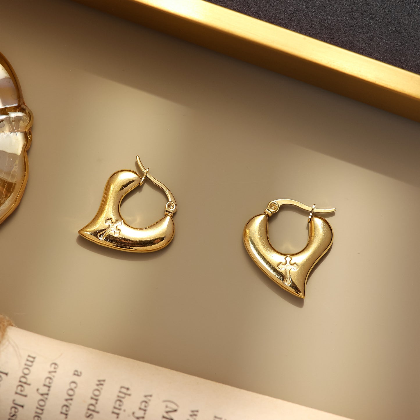 Hot Selling Stainless Steel Geometric Solid Smooth Earrings Fashion Simple High-end Gold Ear Buckle Ear Jewelry