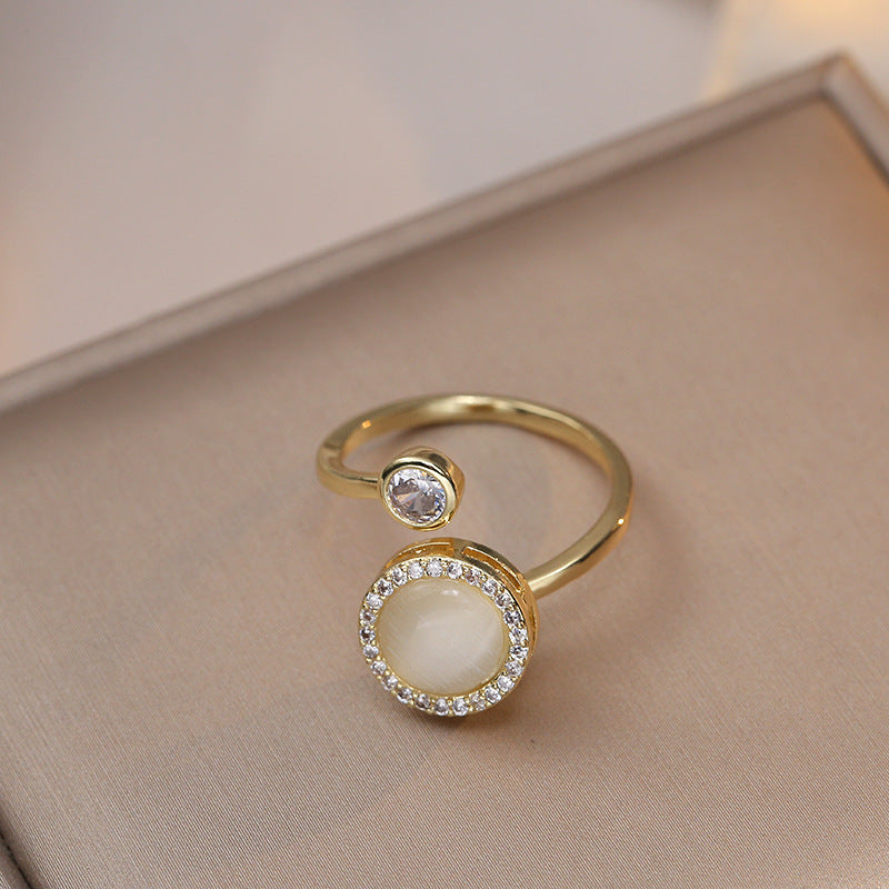 Rotating Ring for Women with Micro Paved Zircon, Elegant and Minimalist Style, Versatile Full Diamond Round Clover Ring Jewelry