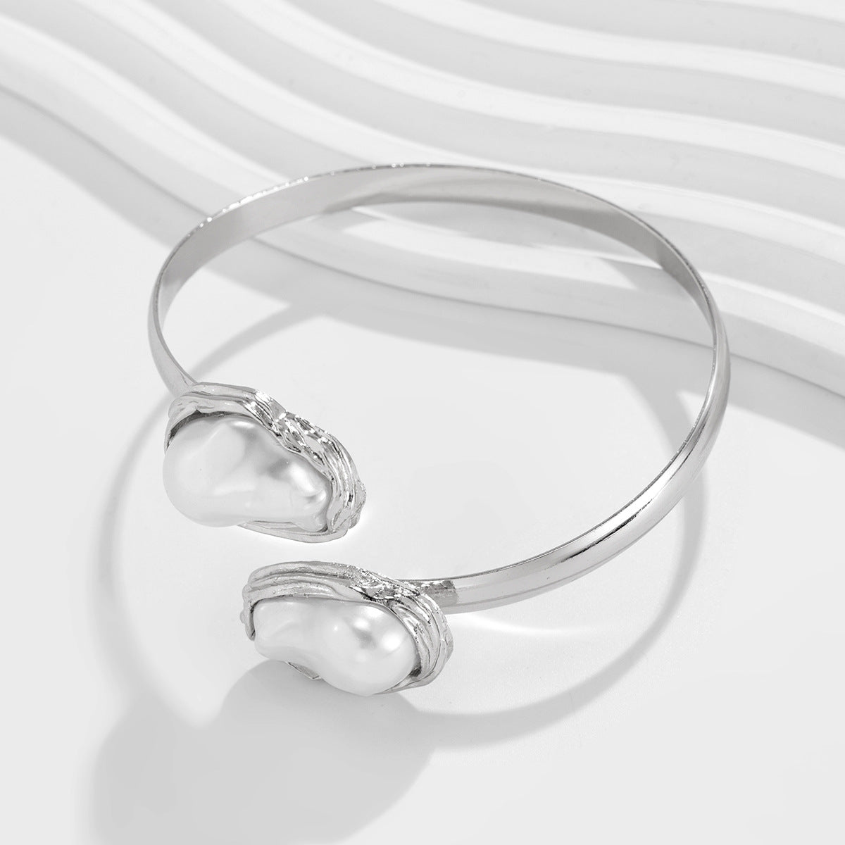 European and American Cross-Border Jewelry French Baroque Irregular Pearl Necklace Vintage Niche Alloy Clavicle Chain Set