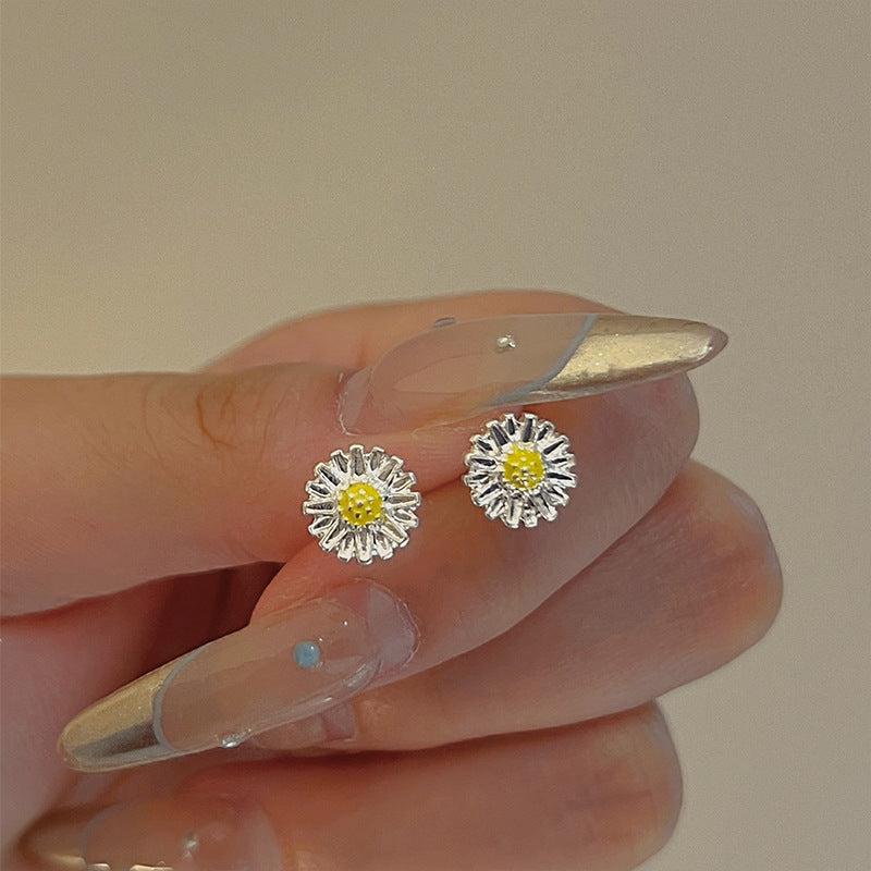 925 Silver Needle Love Butterfly Gravel Fashionable and Versatile Earrings Niche Unique Design Pearl Flower Earrings Earrings