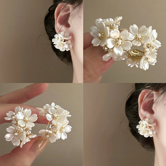 Silver Needle Pearl Flower Cluster Earrings for Women French Elegant Niche Design Sense Earrings Women Light Luxury High-end Sense Ear Jewelry