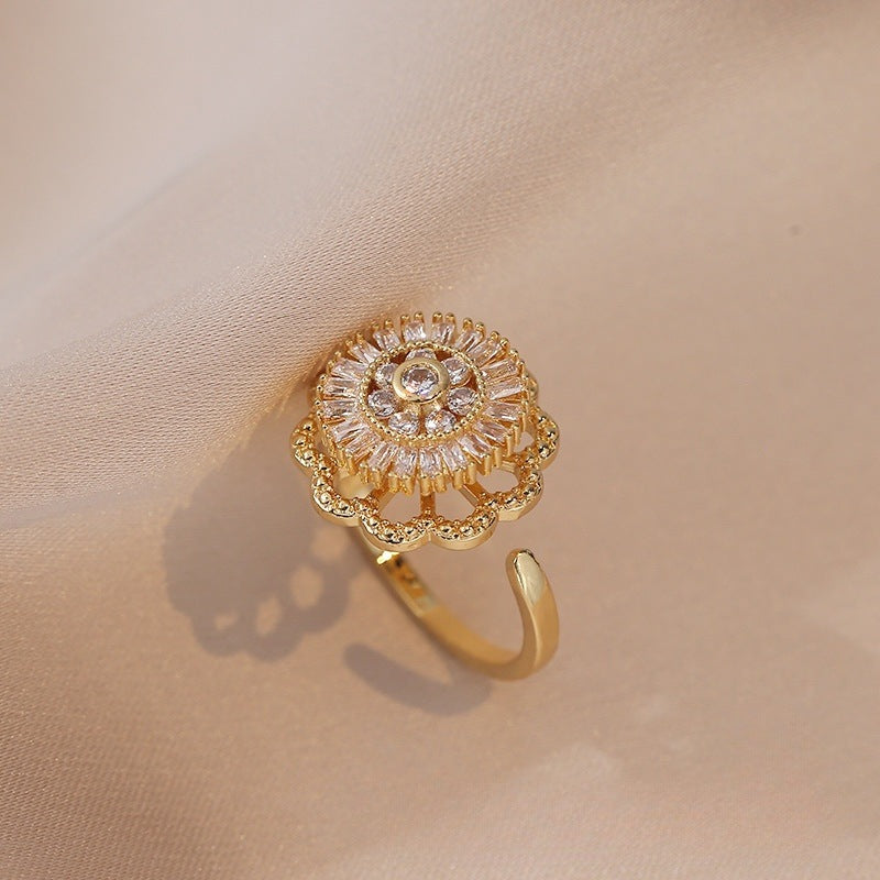 Rotating Ring for Women with Micro Paved Zircon, Elegant and Minimalist Style, Versatile Full Diamond Round Clover Ring Jewelry